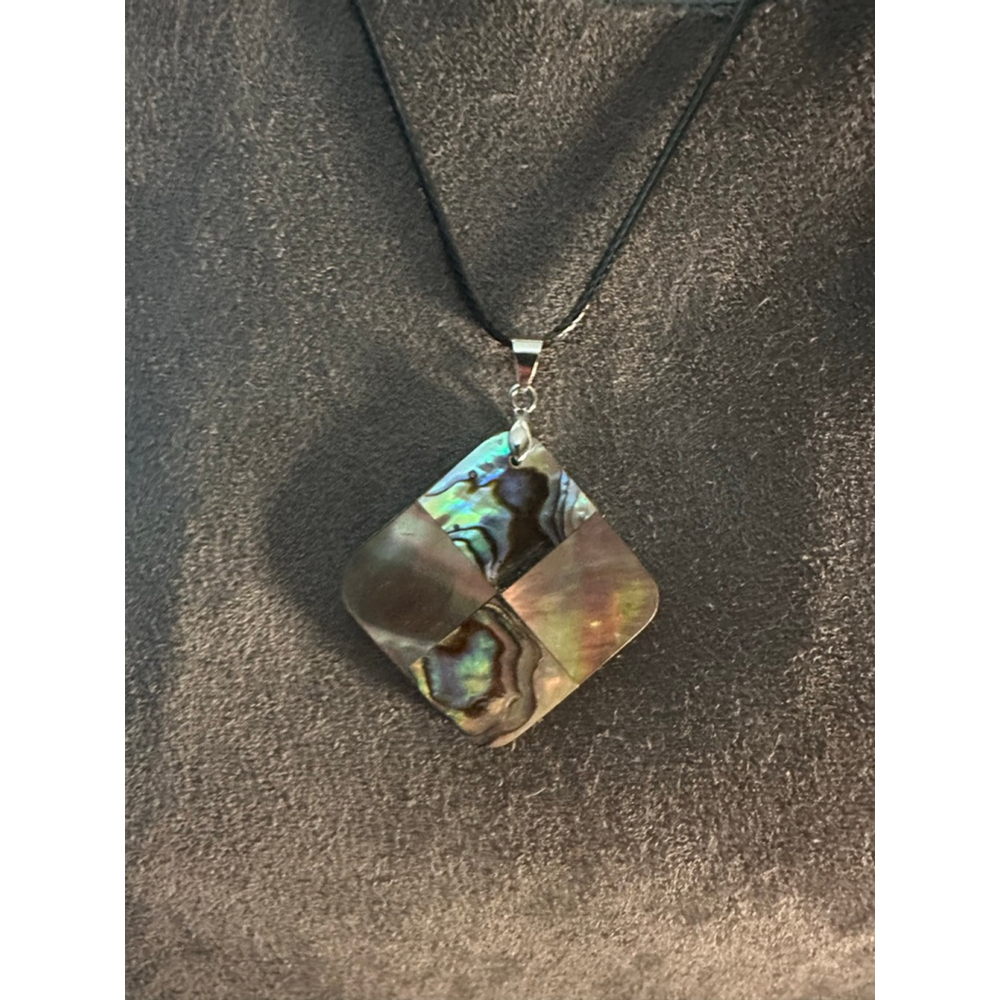 Black Iridescent Abalone Shell Pendant Necklace - Picture 3 of 8